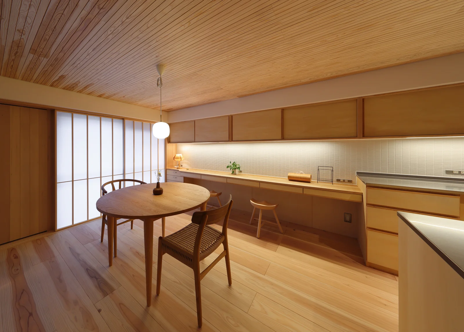 マンションの中に、上質な木の空間を。