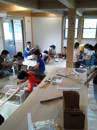 木工教室　作業　自然素材　棟梁指導中